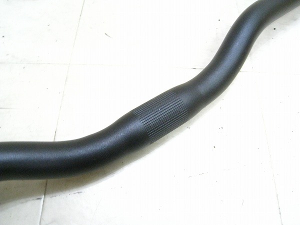 ライザーバー 600/25.4mm アルミ ブラック