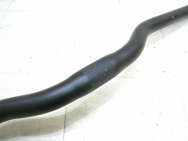 ライザーバー 600/25.4mm アルミ ブラック