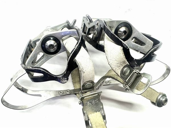フラットペダル SUPERBE トゥクリップ付き