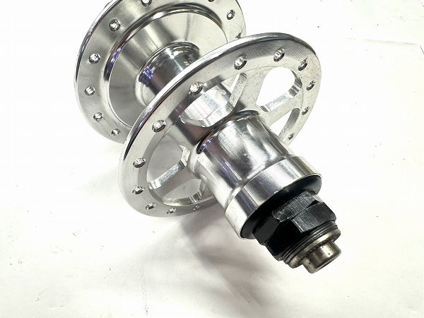 リアハブ 130mm/32H シマノ シルバー