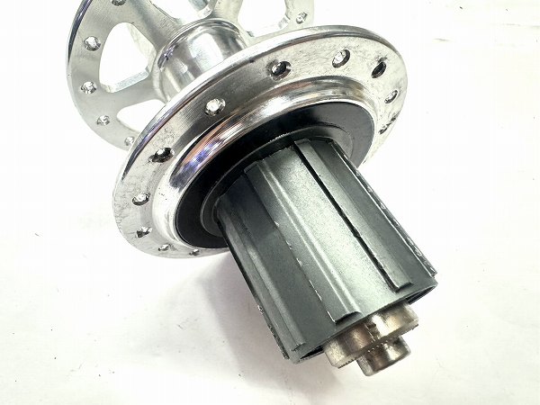 リアハブ 130mm/32H シマノ シルバー