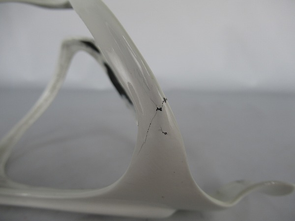 ボトルケージ　Mandible　ホワイトアウトカラー　レーサーボトル対応　※クラック有