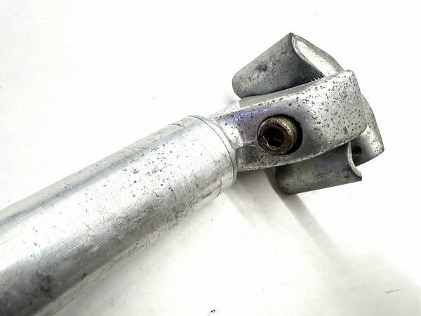 シートポスト 約300mm(実測）/30.8mm シルバー