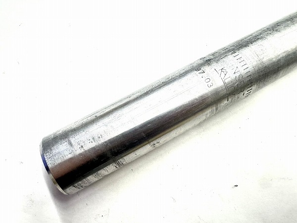 シートポスト 約300mm(実測）/30.8mm シルバー