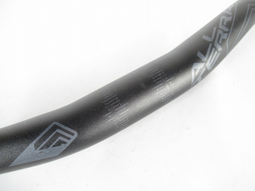 ライザーバーハンドル　ALL TERRA　ブラック　31.8mm/655mm　※カット済