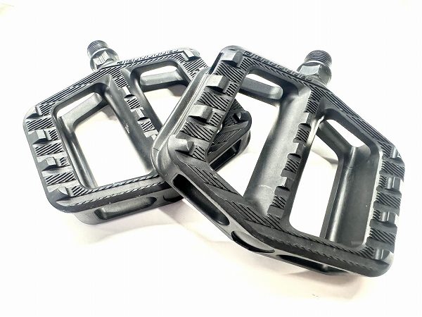 フラットペダル ブラック