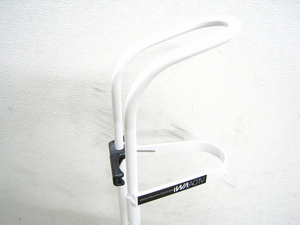 縦置きバイクスタンド　A01V ホワイト
