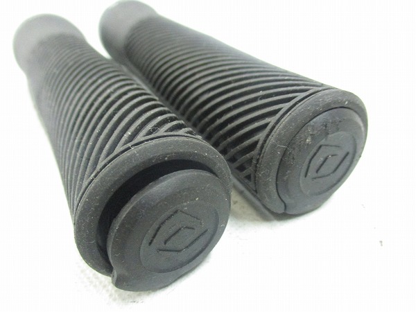 ロックオングリップ GRIPS XC LOCK-ON ブラック