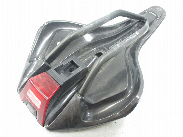 サドル CONTACT SLR CARBONレール